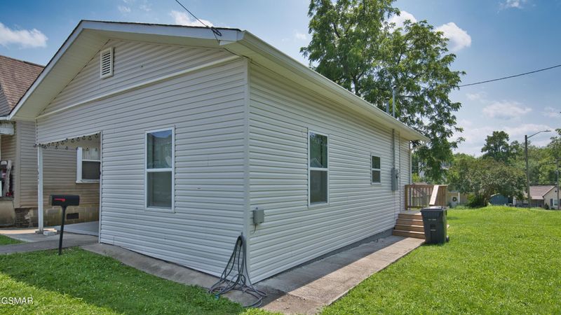 1625 Worth St, Knoxville, TN 37917