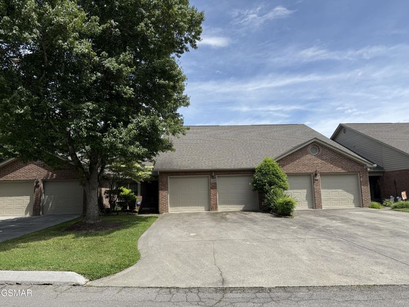 530 Sunrise Cir, Sevierville, TN 37862