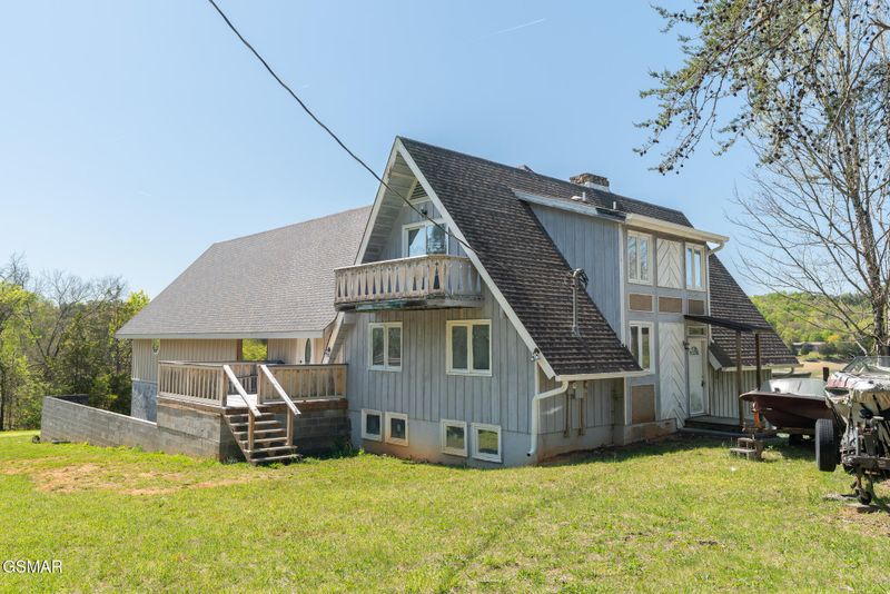 11 Ailey Church Ln, Sevierville, TN 37876