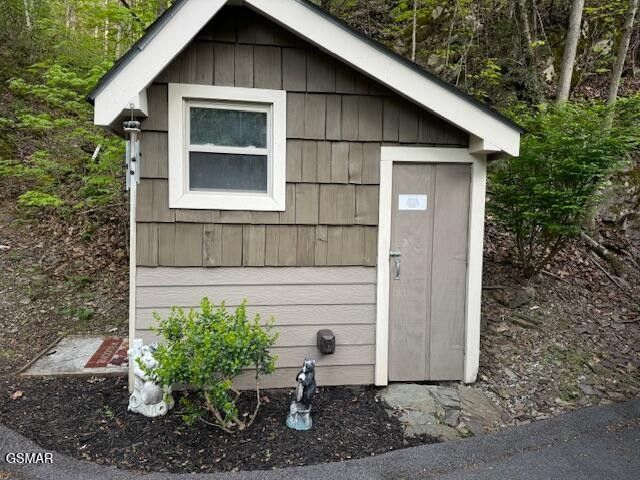 2002 Hidden Hollow Way, Sevierville, TN 37862