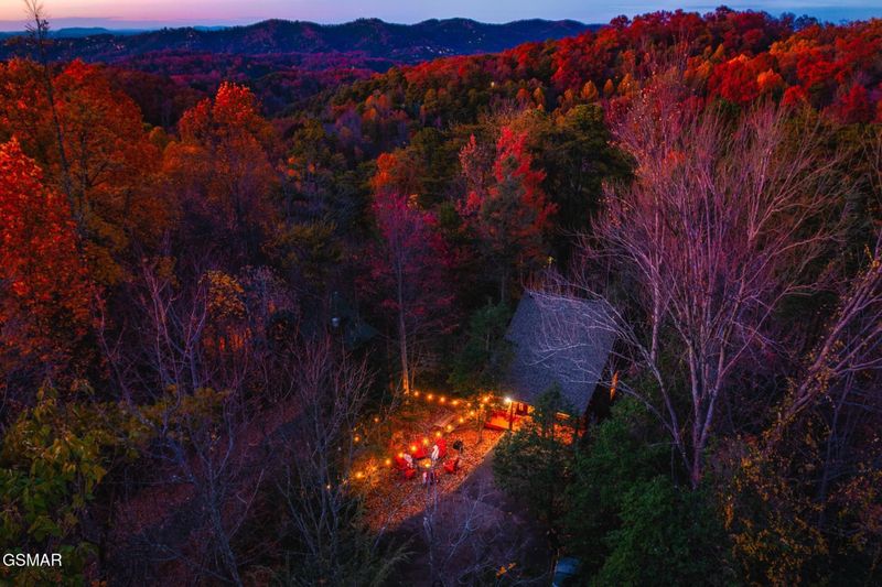 1748 Azalea Cir, Sevierville, TN 37876