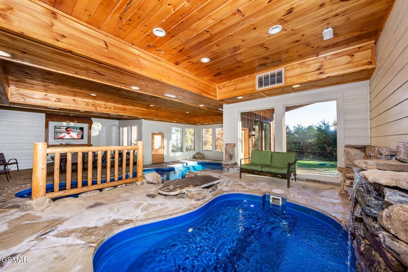 2316 Mimosa Dr, Sevierville, TN 37862