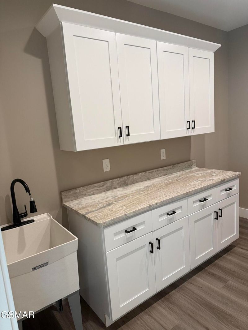 650 Johnson Estate Ln, Sevierville, TN 37862