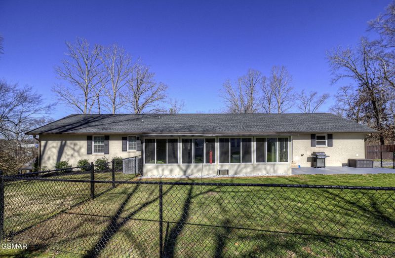 204 Georgian Ln, Sevierville, TN 37862