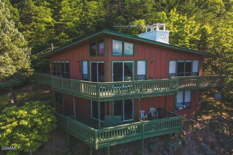 1020 Clingmans Vw, Sevierville, TN 37876
