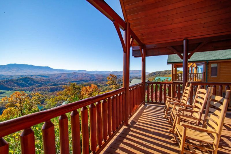 2220 Towering Hemlock Dr, Sevierville, TN 37876