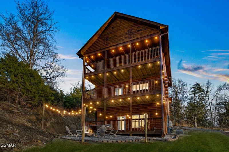 2269 Wingspan Dr, Sevierville, TN 37876