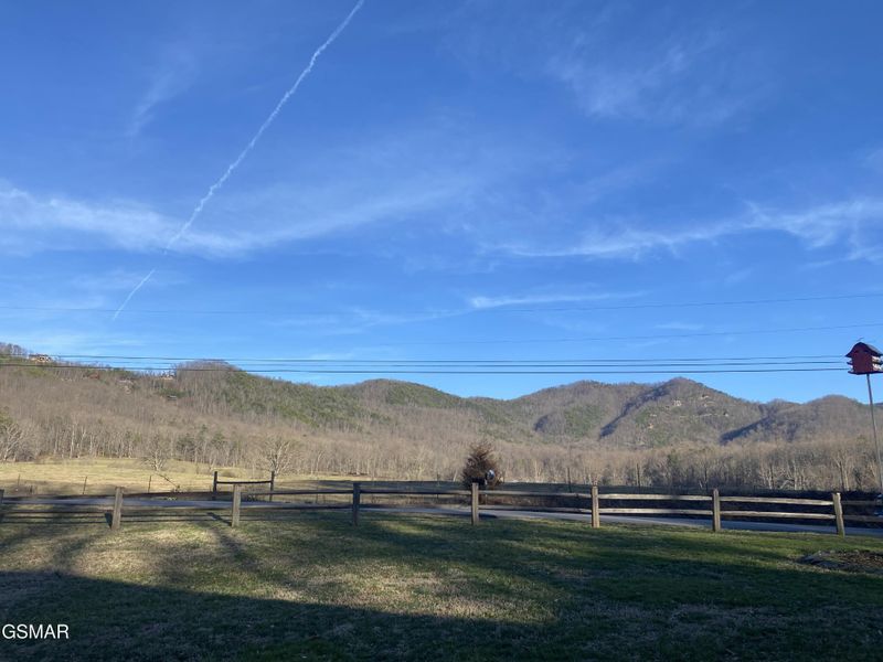 2120 Little Cove Rd, Sevierville, TN 37862
