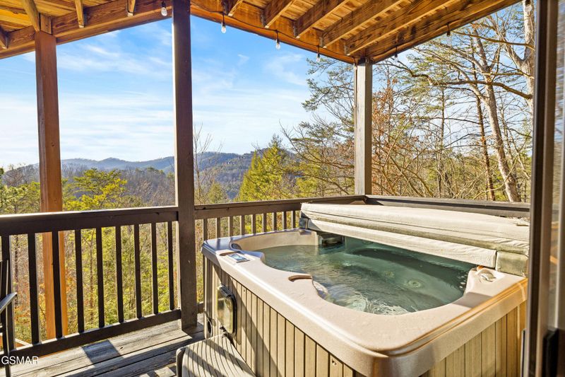 2980 Mountain Memories Way, Sevierville, TN 37876