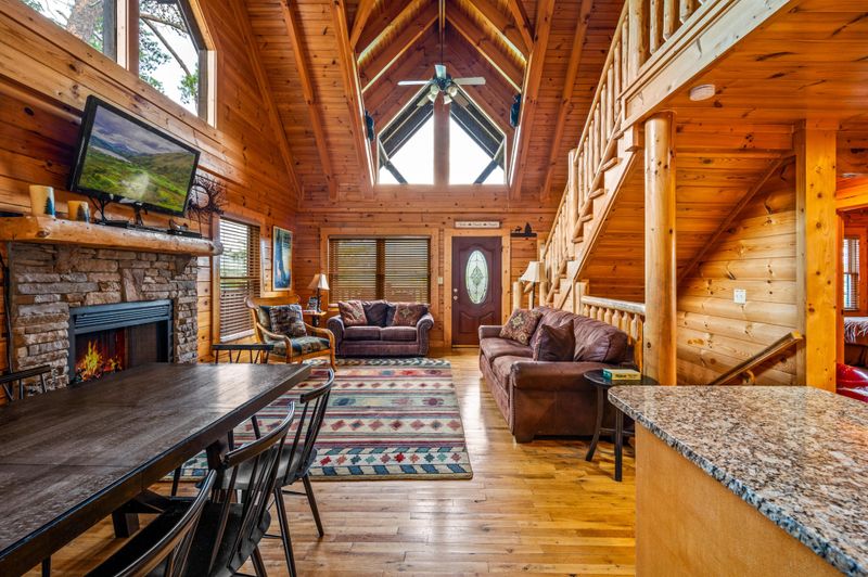 2301 Hollow Branch Way, Sevierville, TN 37862