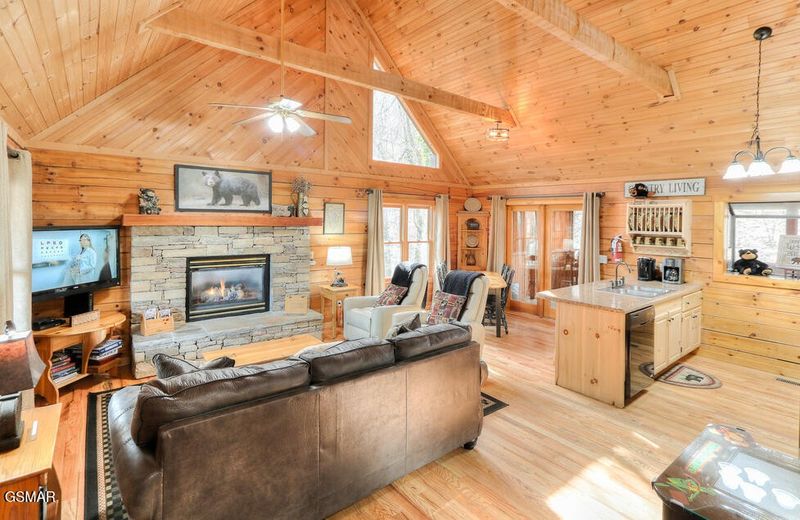 2040 Whispering Pines Way, Sevierville, TN 37876