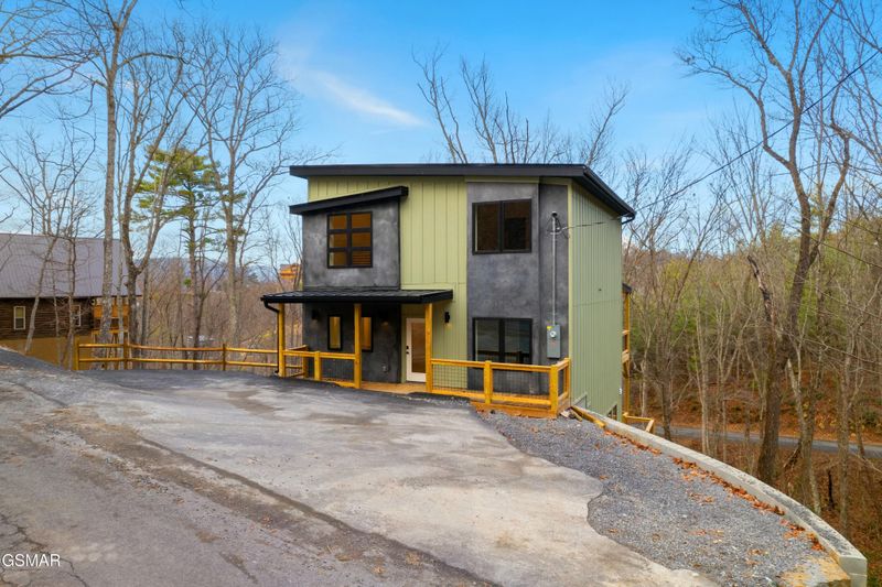 2232 Spurling Rd, Sevierville, TN 37862