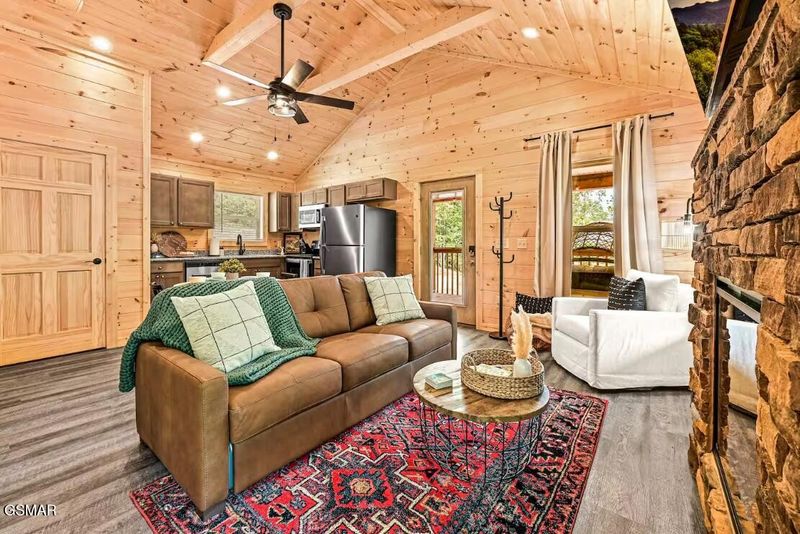 2103 Bluff Ridge Rd, Sevierville, TN 37876