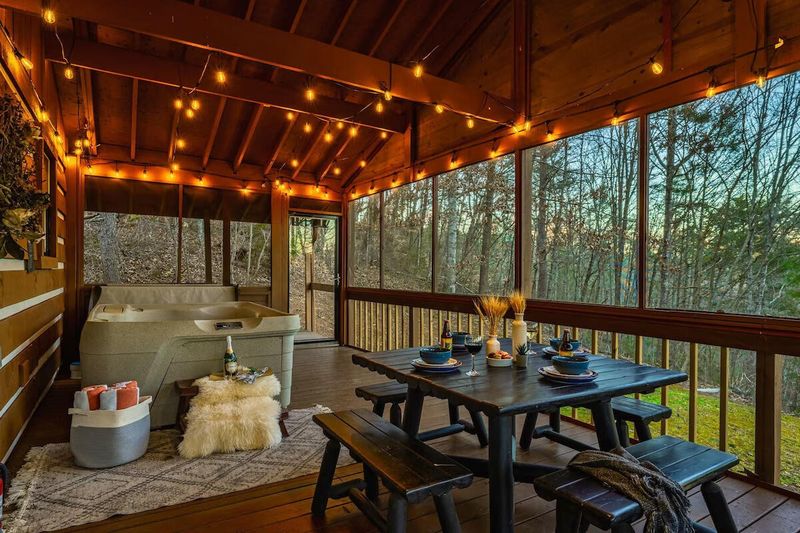 2230 Hidden Mountain Rd, Sevierville, TN 37876