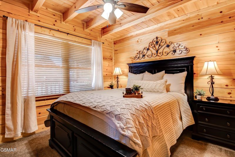 1912 Creek Overlook Way, Sevierville, TN 37862