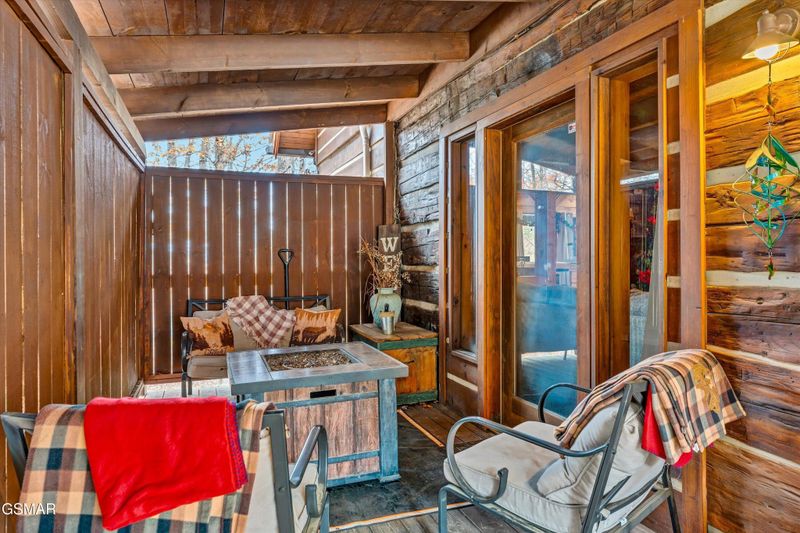 2414 Cedar Ps, Sevierville, TN 37862