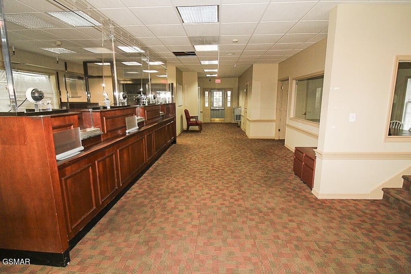 330 N Cedar Bluff Rd, Knoxville, TN 37923