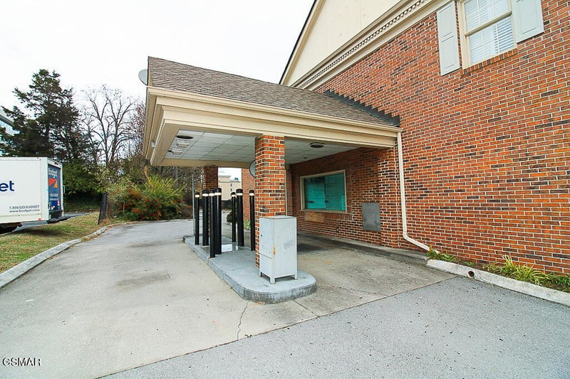 330 N Cedar Bluff Rd, Knoxville, TN 37923