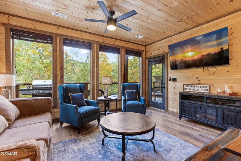 2974 Ginas Way, Sevierville, TN 37862