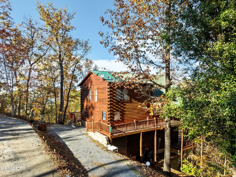 4080 Ridgeback Ln, Sevierville, TN 37862