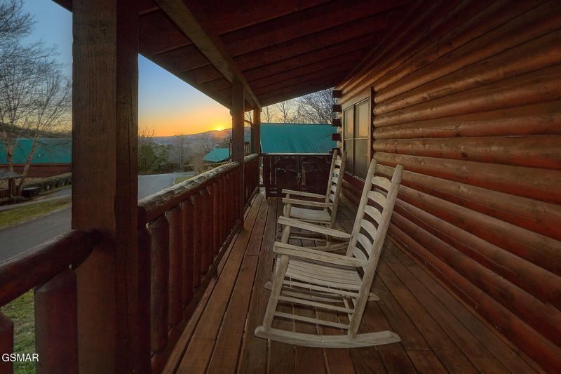 1640 Little Cabin Loop, Sevierville, TN 37862