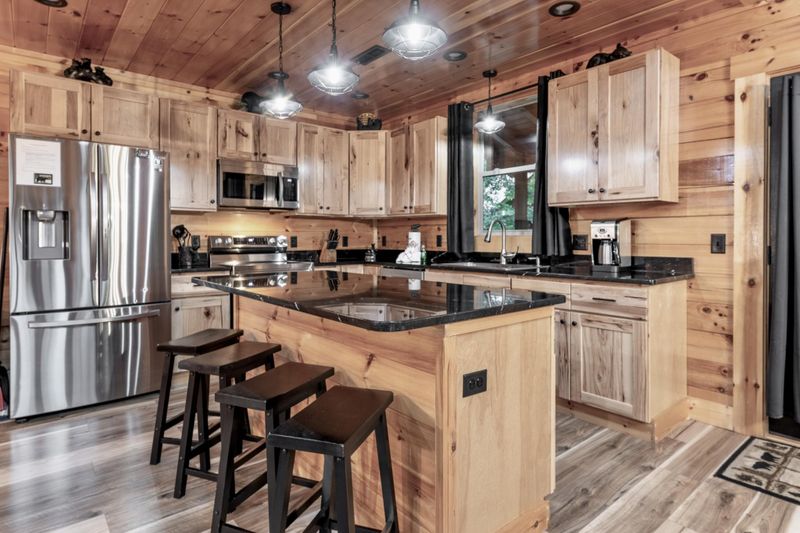2118 Red Bud Rd, Sevierville, TN 37876