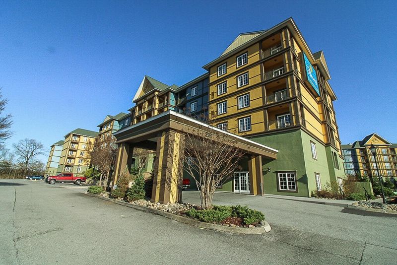 225 Collier Dr #2402, Sevierville, TN 37862