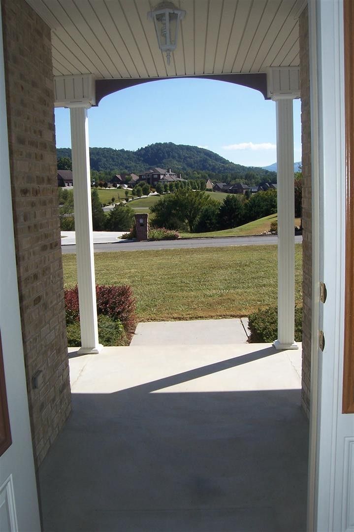 1409 Robert Ridge Rd, Sevierville, TN 37862