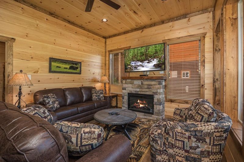 1121 Autumn Path Way, Sevierville, TN 37862