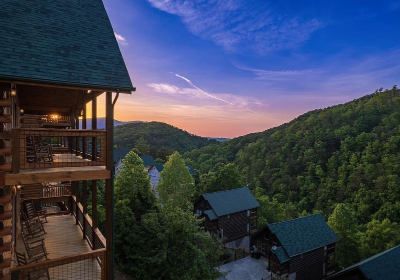 1121 Autumn Path Way, Sevierville, TN 37862