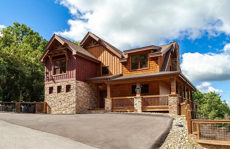 2364 Coopers Hawk Way, Sevierville, TN 37876