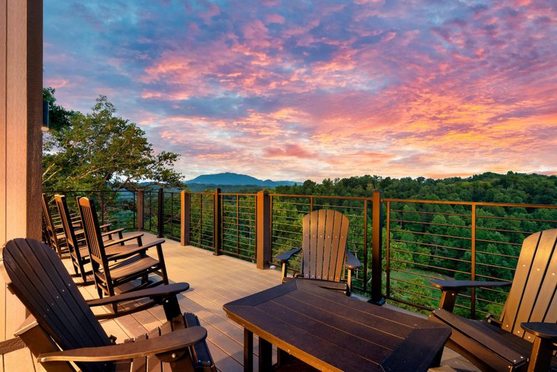 417 Compass Point Way, Sevierville, TN 37876