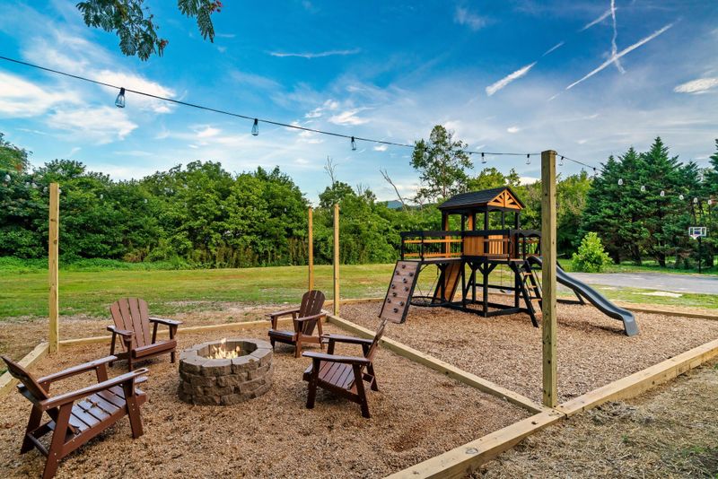 3118 Priscilla Heights Ln, Sevierville, TN 37862