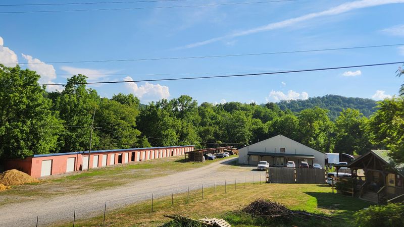 2980 Jones Cove Rd, Sevierville, TN 37876