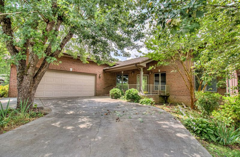 1202 Cherokee Cir Dr, Sevierville, TN 37862