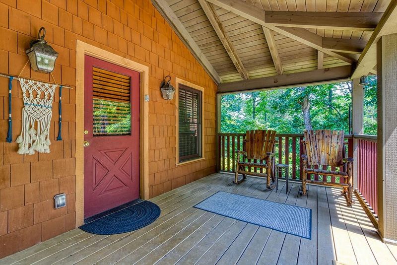 3619 Pinetree Way, Sevierville, TN 37876