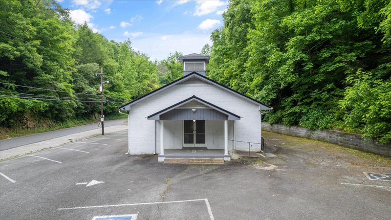 560 King Branch Rd, Sevierville, TN 37876