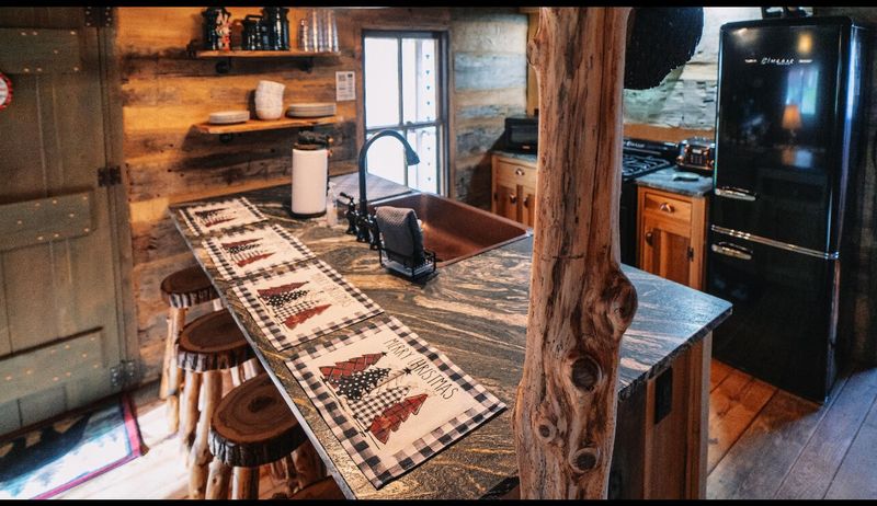 3460 Sugar Camp Cir, Sevierville, TN 37862