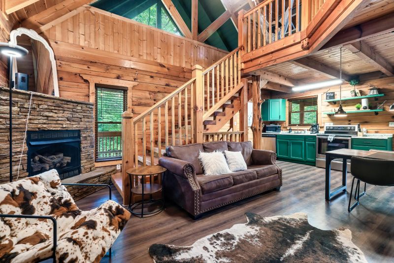 4210 S Boogertown Rd, Sevierville, TN 37876
