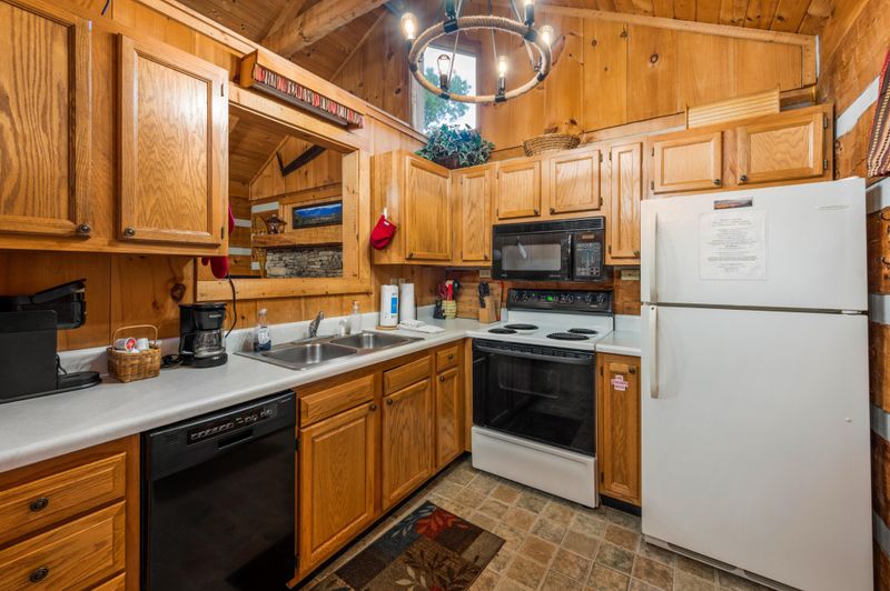 2305 Foxwell Way, Sevierville, TN 37876