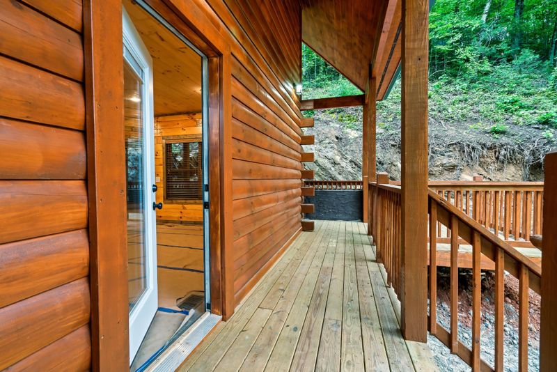 1642 Eagle Springs Rd, Sevierville, TN 37876