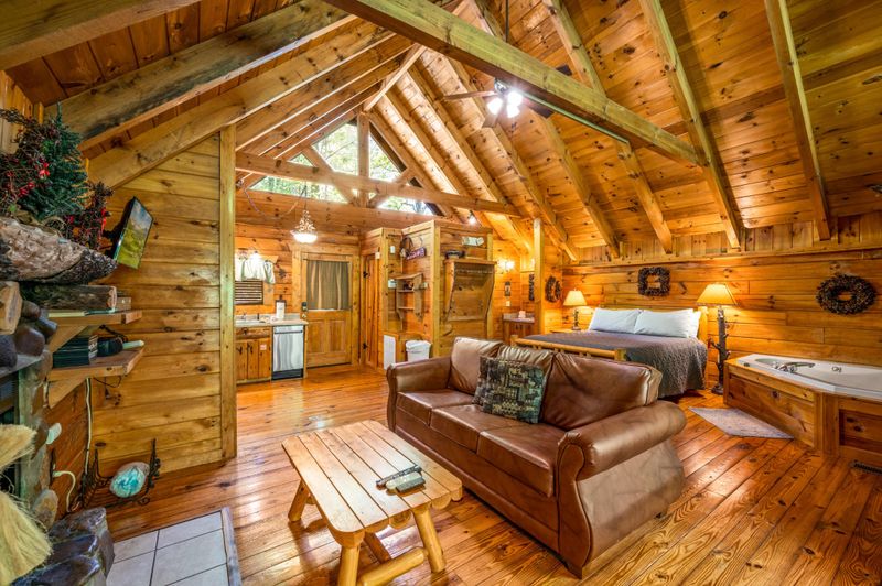 4203 Alpine Rdg Way, Sevierville, TN 37876