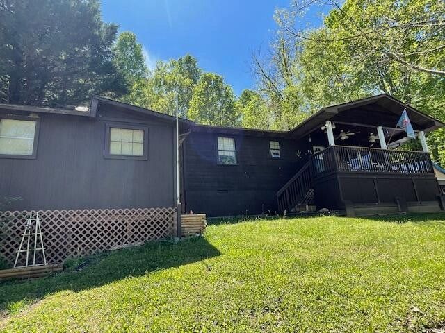 2498 Fawn View Dr, Sevierville, TN 37876