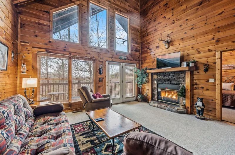 2449 N School House Gap Rd, Sevierville, TN 37876
