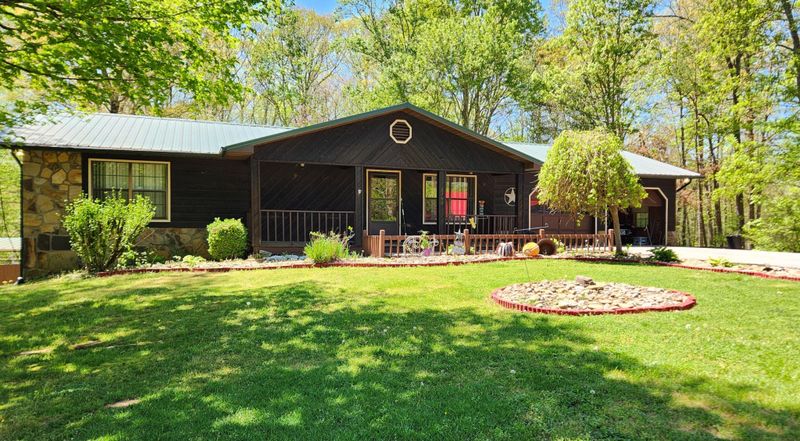 2444 Amanda Ln, Sevierville, TN 37876