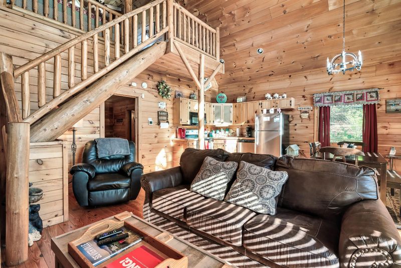 1810 Skyhawk Ln, Sevierville, TN 37876