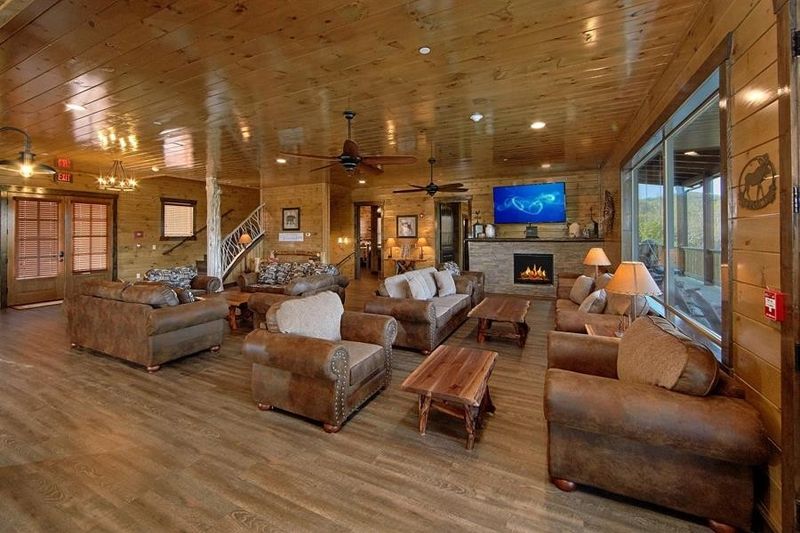 2006 Thistle Thorn Trl #KINGOFTHEMOUNTAIN, Sevierville, TN 37876