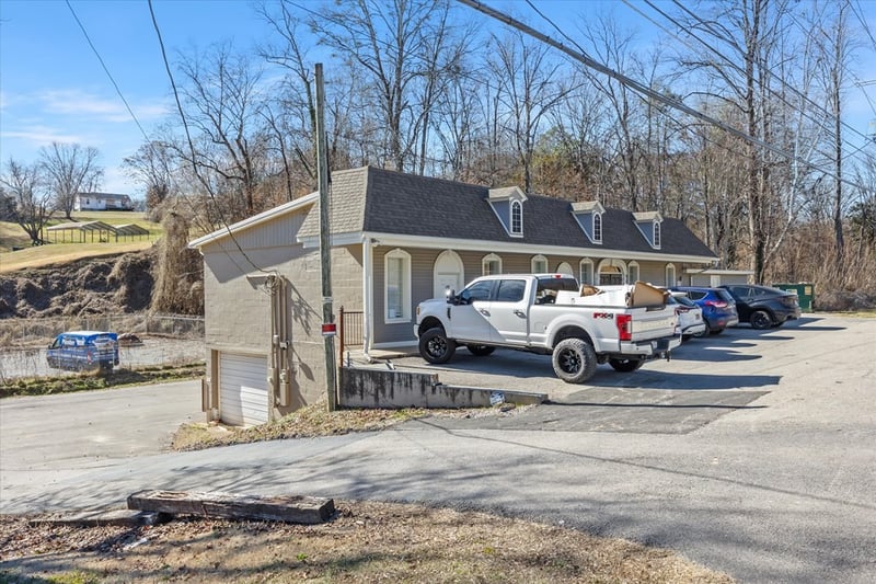 6220 Western Ave, Knoxville, TN 37921