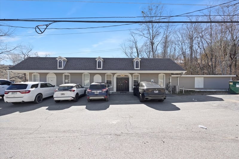 6220 Western Ave, Knoxville, TN 37921