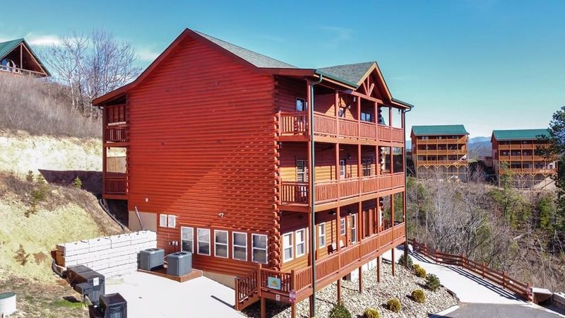 2517 Laurel Point Way #LAZYBEARLODGE, Sevierville, TN 37862